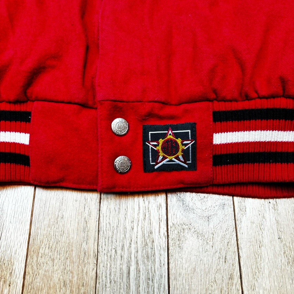Chicago Bulls Red Jacket - Picture 5 of 13